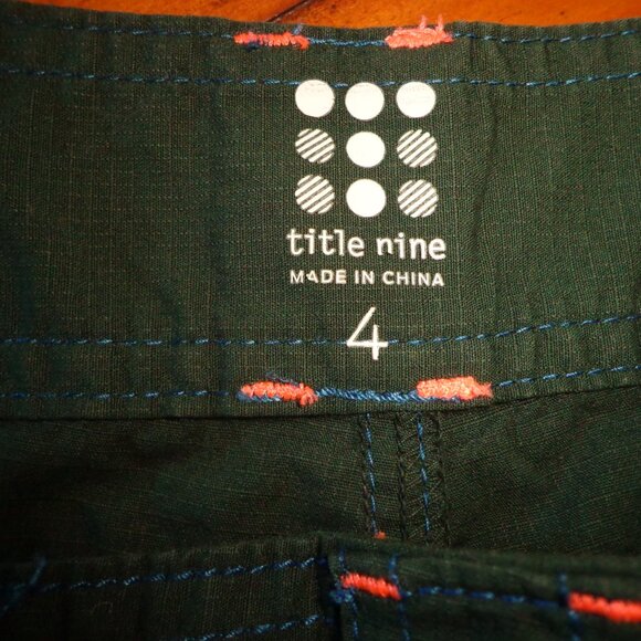 Title nine Boulder Knicker Ripstop Capris 4 Forest Zip/Double Snap Closure - Picture 11 of 12